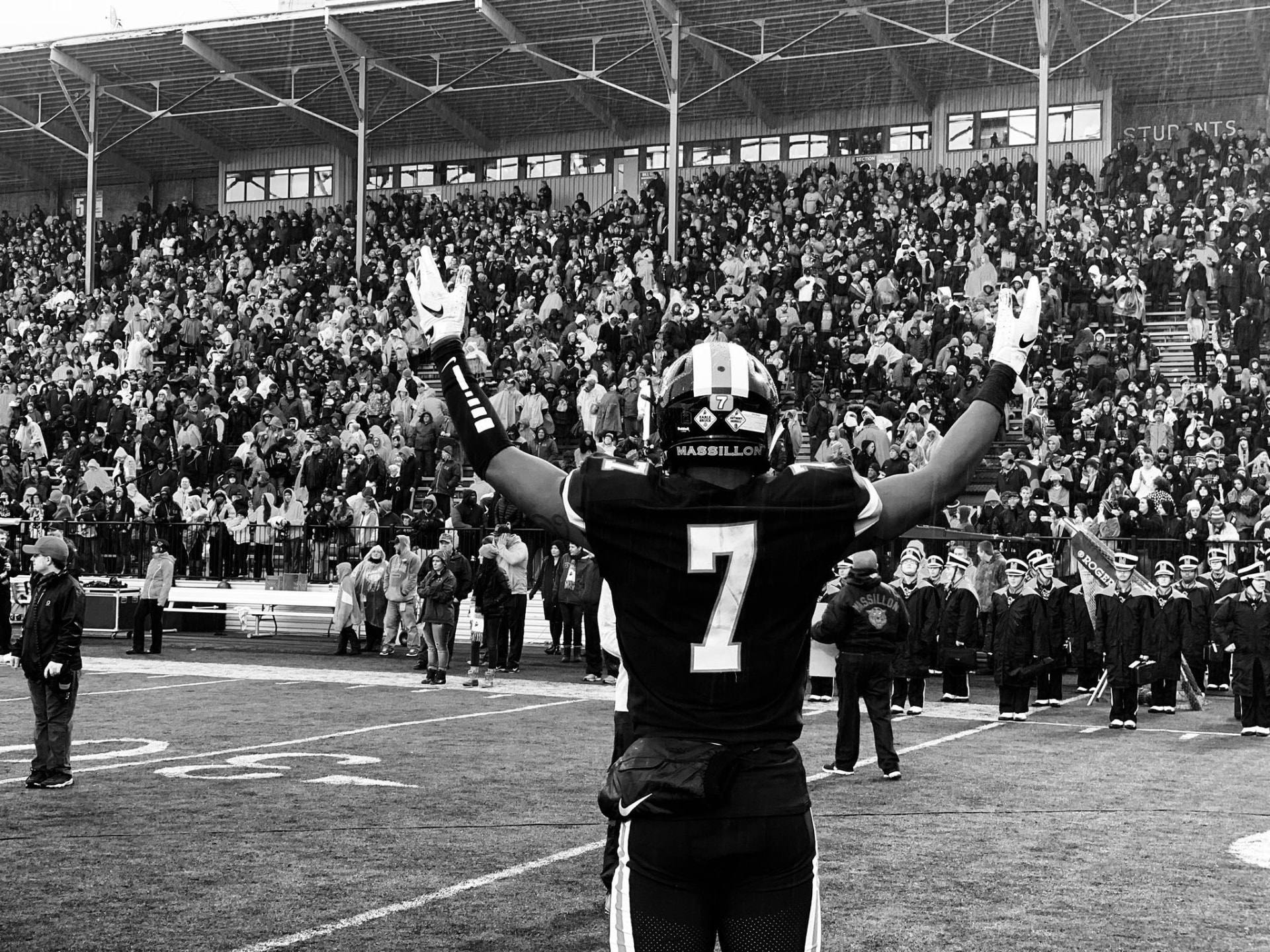 Tre-von Morgan rallies the crowd